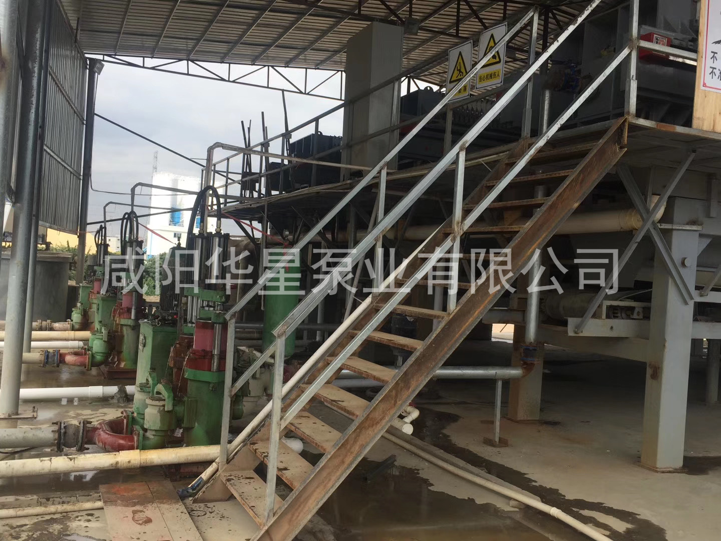 壓濾機入料泵結(jié)構(gòu)簡單、易維修、結(jié)構(gòu)設(shè)計